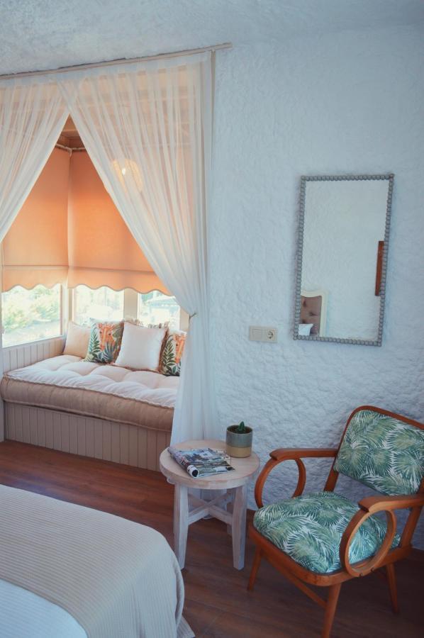 Rijeka Alacati Cesme Bagian luar foto